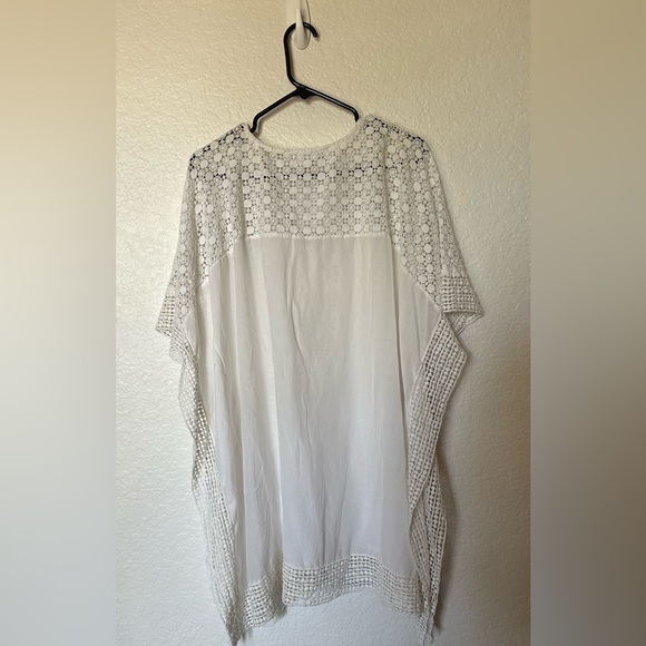 Crocheted cover up - Picture 5 of 7